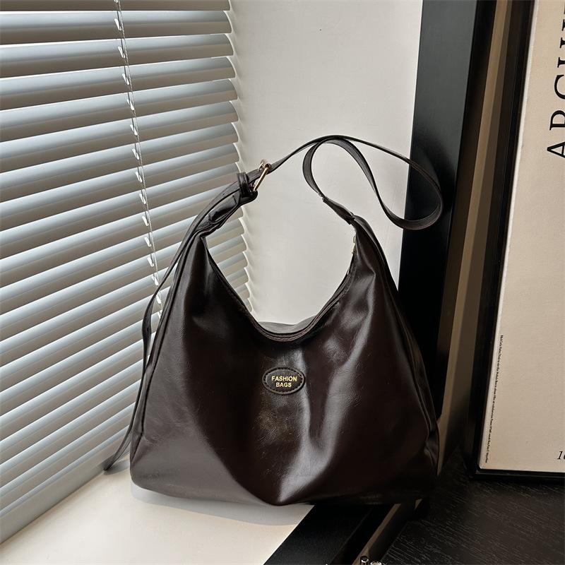 Fashion Large-capacity Women's Bags, New Summer Commuting Versatile Casual High-end Texture Shoulder Messenger Bag