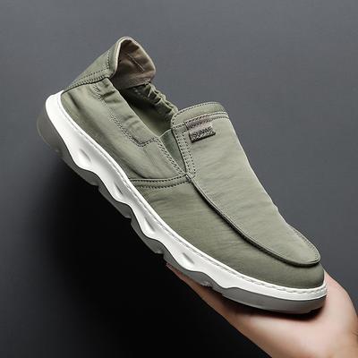 Sapatos preguiçosos respiráveis de um pedal de tamanho grande, novos sapatos de lona guarda-chuva para as quatro estações, sapatos de condução de pano de Pequim antigo W867