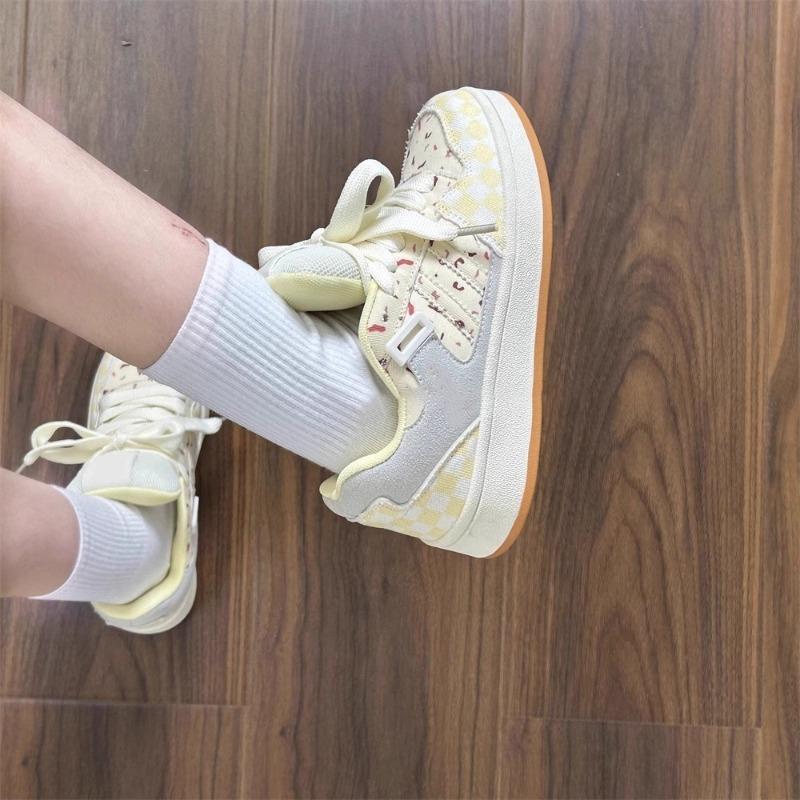 Low-top cranberry color scheme bread shoes women's tide summer new student versatile women's board shoes