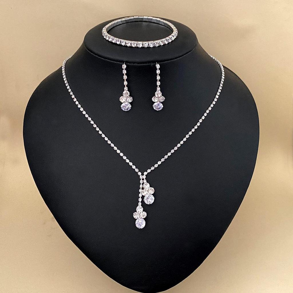 Elegant Rhinestone Tassel Jewelry Set: Necklace, Earrings, Bracelet – Perfect for Bridal or Banquet Wear