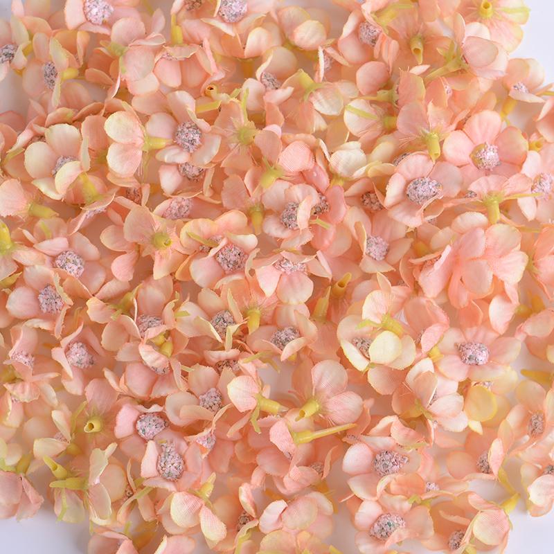 

50/100Pcs Mini Daisy Artificial Flowers Head Silk DIY Photo Frame Photography Props Home Decor Mother s Day Wedding Decortion 50Pcs