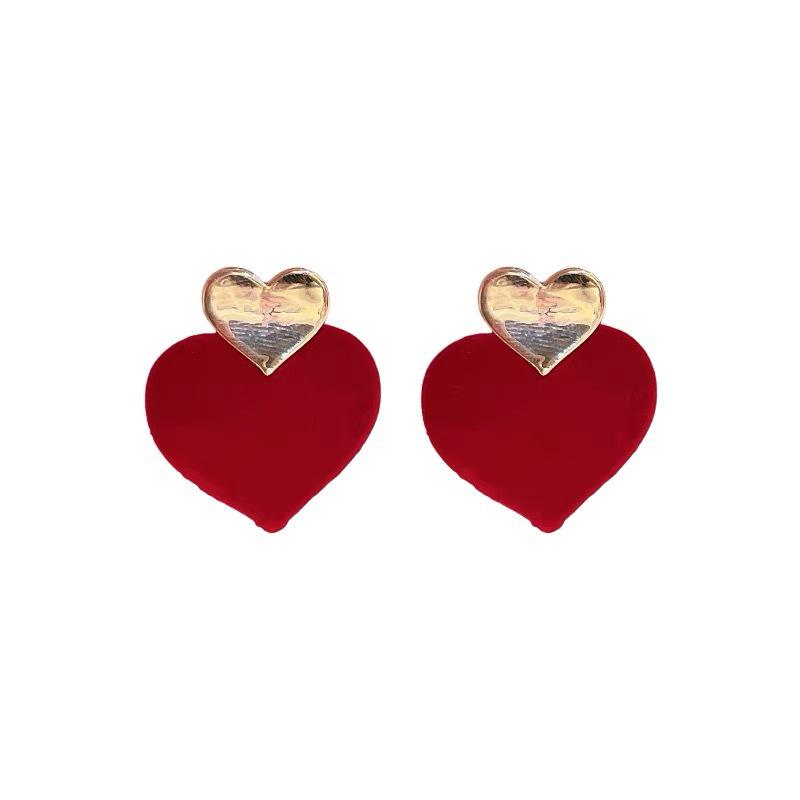 Red Heart Flocked Retro Earrings: Fashionable High-End Accessories for a New Year Atmosphere
