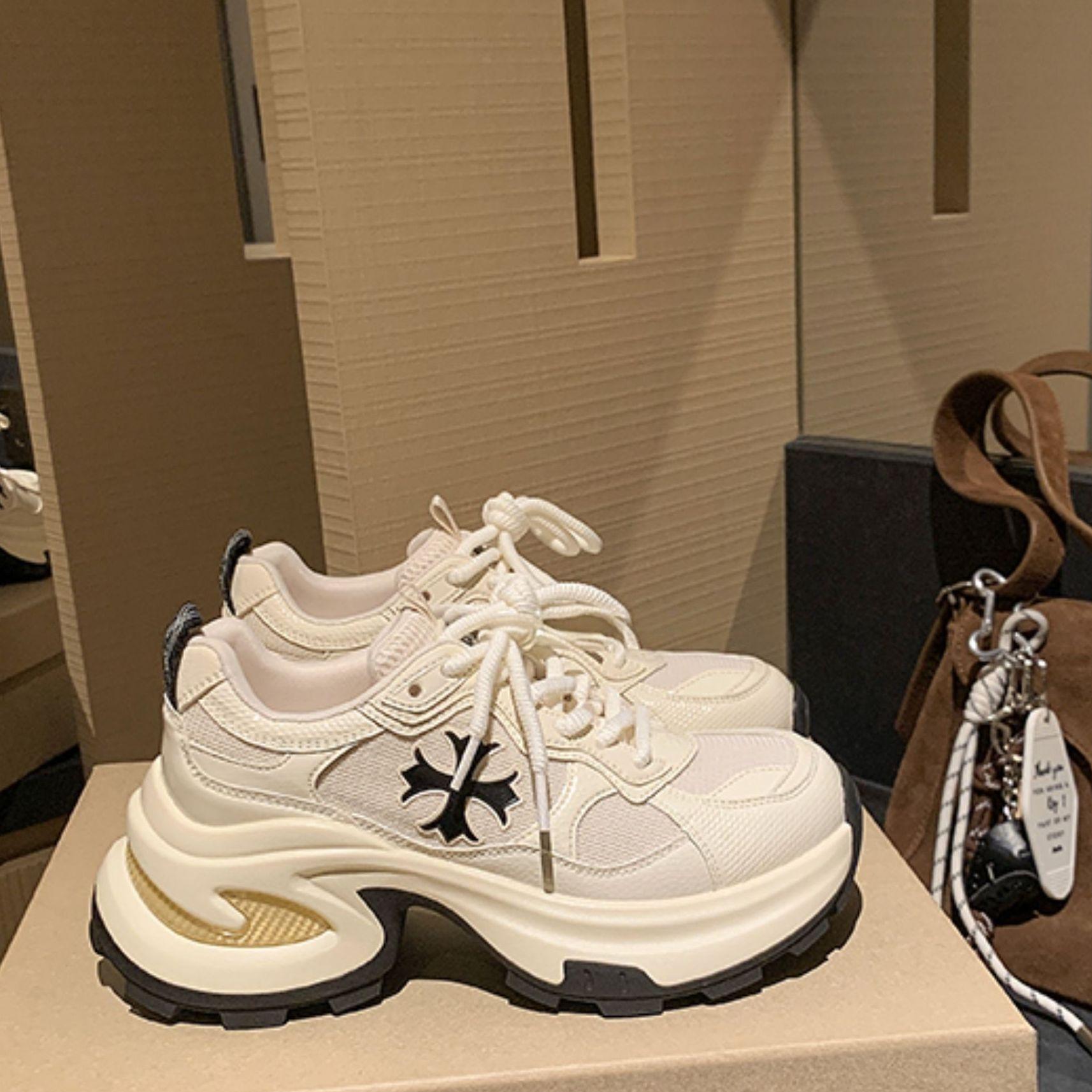 

Fashion versatile cross flower platform casual sports shoes women s 2025 new height-increasing dad shoes breathable running shoes 35
