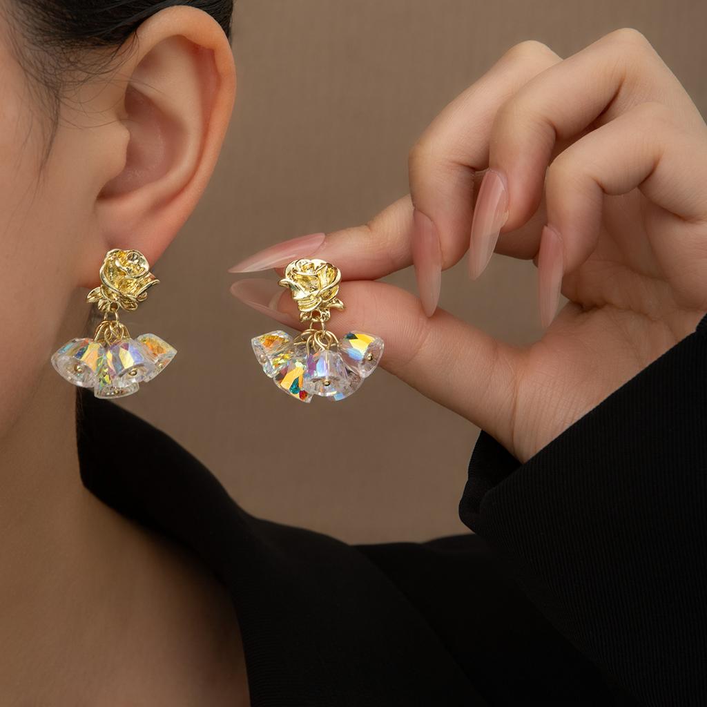 French Retro Light Luxury Unique Earrings Super Flash Rose Crystal Fringed Stud Earrings Personalized Sweet Niche Earrings