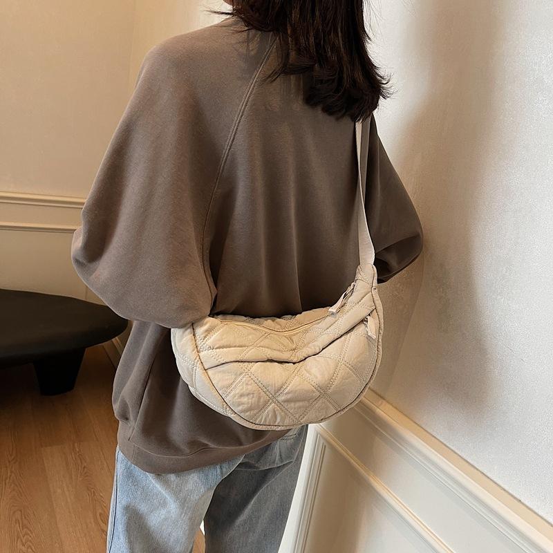 Herbst- und Winter-Rhombus-Knödelbeutel Baumwolltasche 2025 neue Schulter Damenhandtasche vielseitig großvolumig lässige Studenten-Umhängetasche