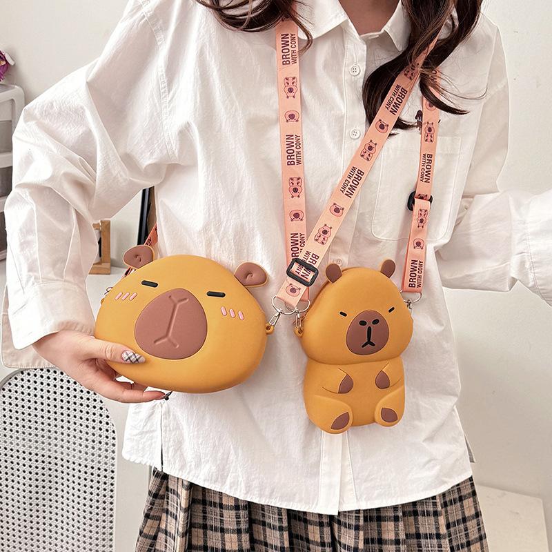 Cute Kapibara silicone change bag, girl messenger storage bag, cute capybara cartoon mobile phone bag.