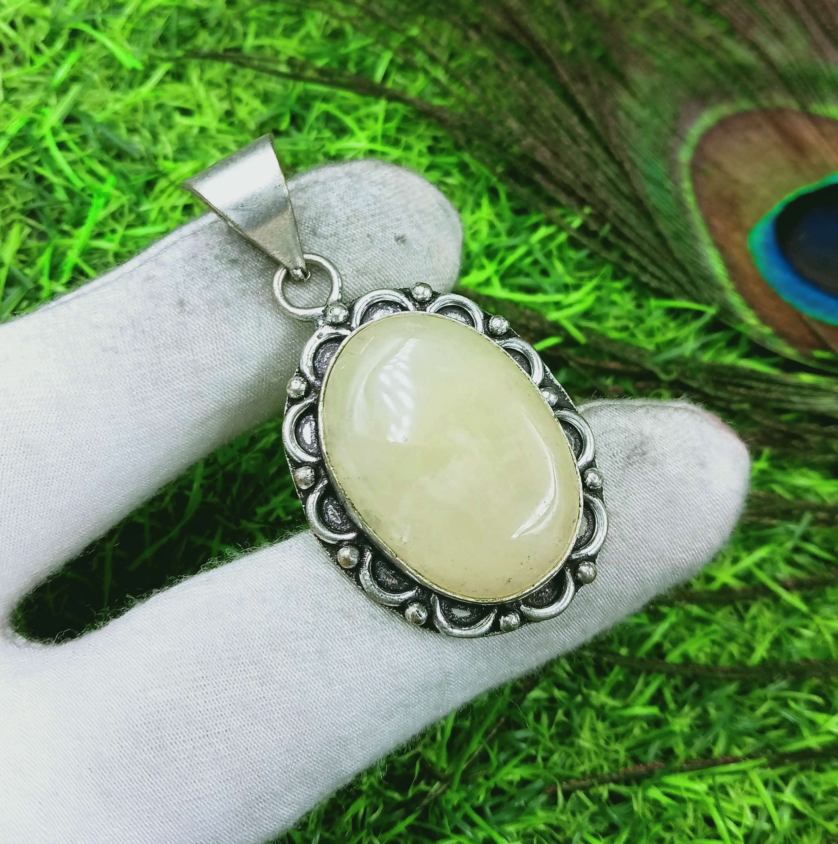 

Подвеска из белого кварца с покрытием из стерлингового серебра 925 пробы DEP-147