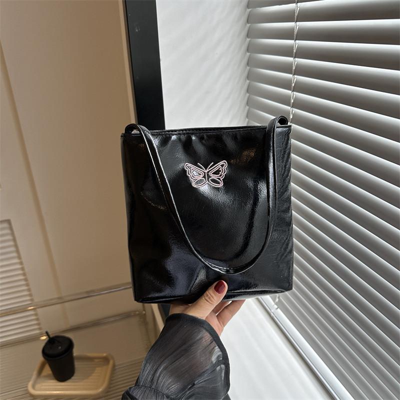 Stylish And Simple Fashion Bucket Bag For Women With Vintage Trendy Design And Spacious Capacity Butterfly Black