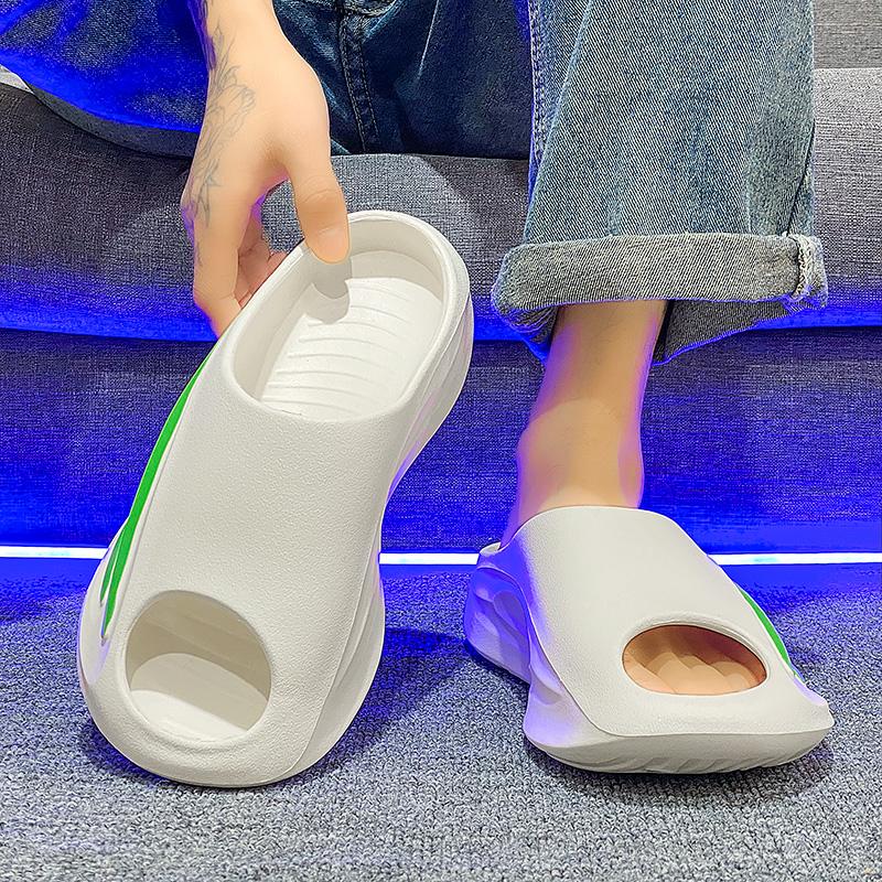 Fashion Men's and Women's Beach Slippers Casual Flat Comfortable Soft Soled Beach Sandals Non-slip Slippers for Men and Women