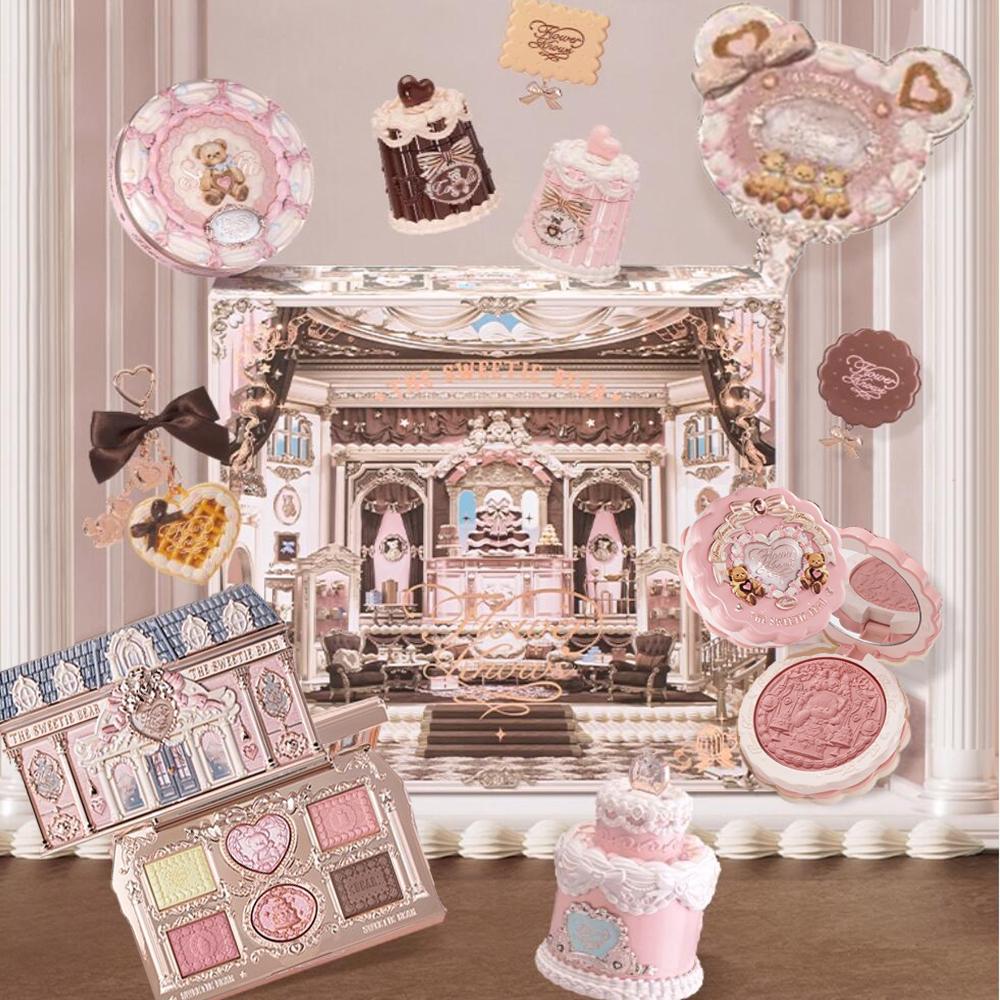 Flower Knows SWEETIE BEAR Make-up Box Geschenkset All-in-One Parfüm Schimmernde Lidschattenpalette Rouge Lippen-Gelee Box 10 STÜCK