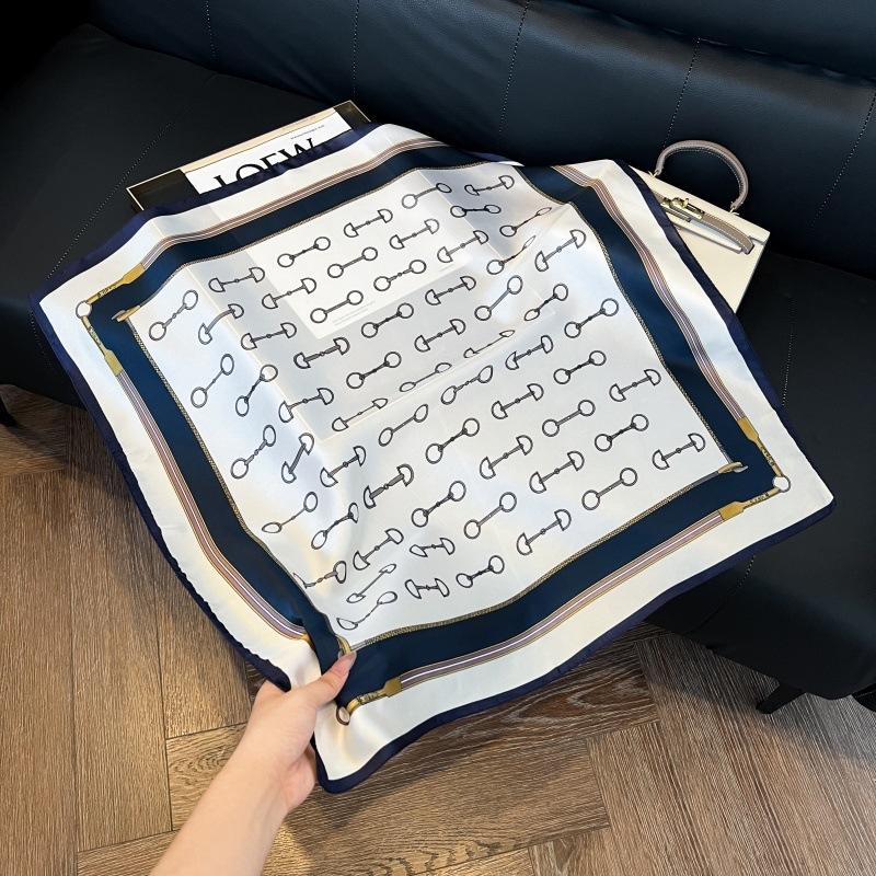 New silk scarf women's fashion versatile high-end small square scarf Korean version neck protection scarf spring and autumn retro scarf binding bag