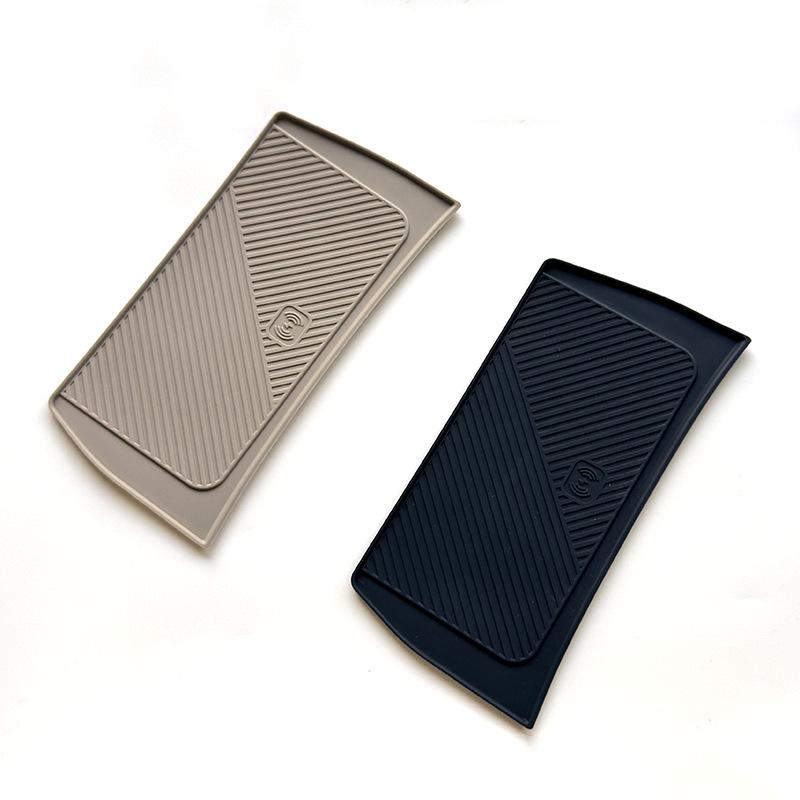 Pad de silicon pentru încărcare wireless Volvo XC90 pentru modificare interioară - Antiderapant, Compatibil cu 26 de modele