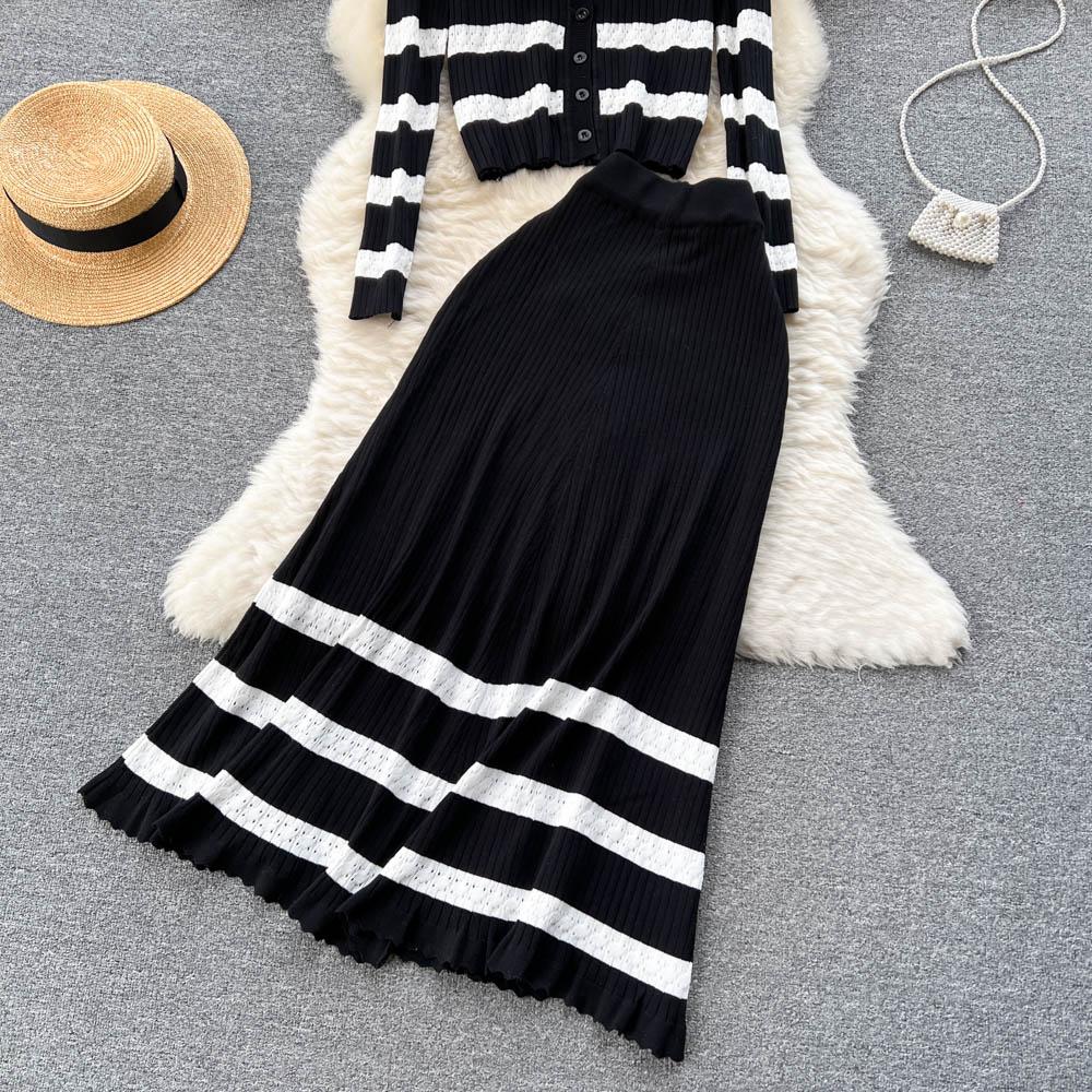 Autumn And Winter Korean Version Of The Collision Color Stripes Hollow Knitted Cardigan Plus Half-Body Skirt Two-Piece Set