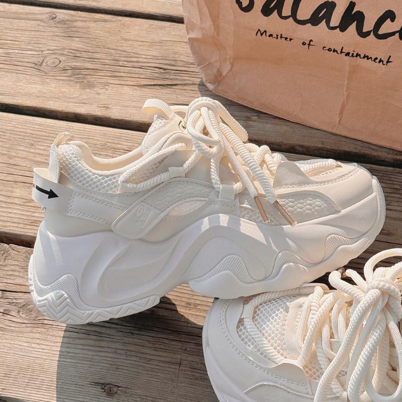 Sports shoes for women in summer 2025 new mesh shoes for women breathable mesh shoes thick soled white shoes
