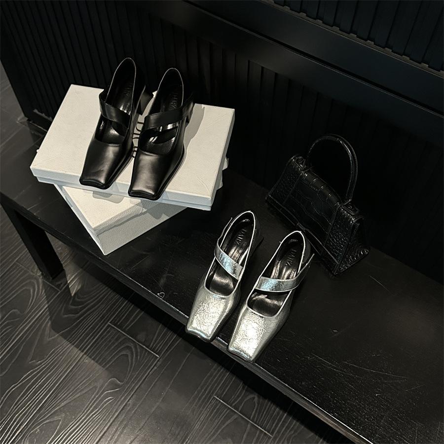 2025 spring and autumn new retro Mary Jane shoes women's shoes square head shallow mouth one pedal French thick heel single shoes
