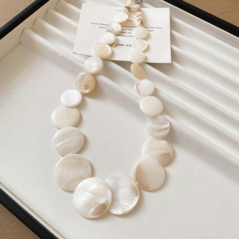 

High-End Shell Necklace: Stylish Women s Resort Fashion Clavicle Chain