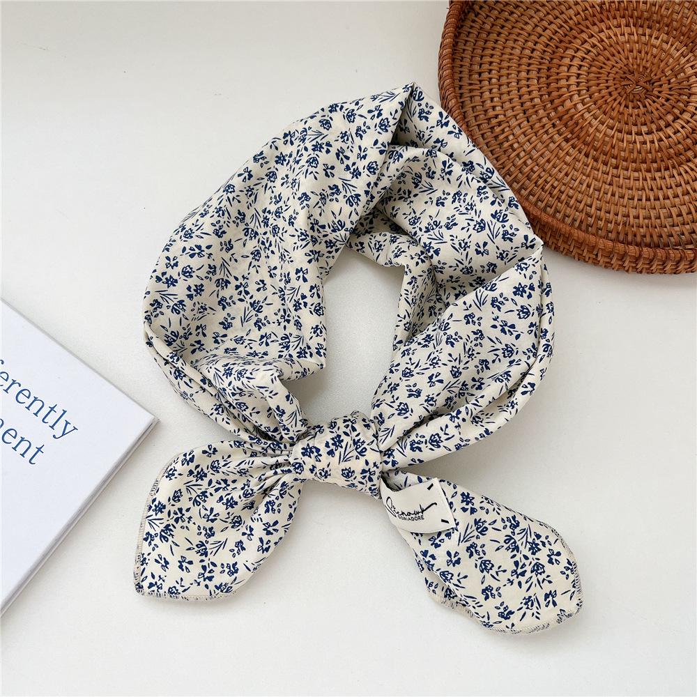 Silk-Blend Women's Square Scarf for Neck Protection - Ideal for Spring, Autumn, and Summer Outfits