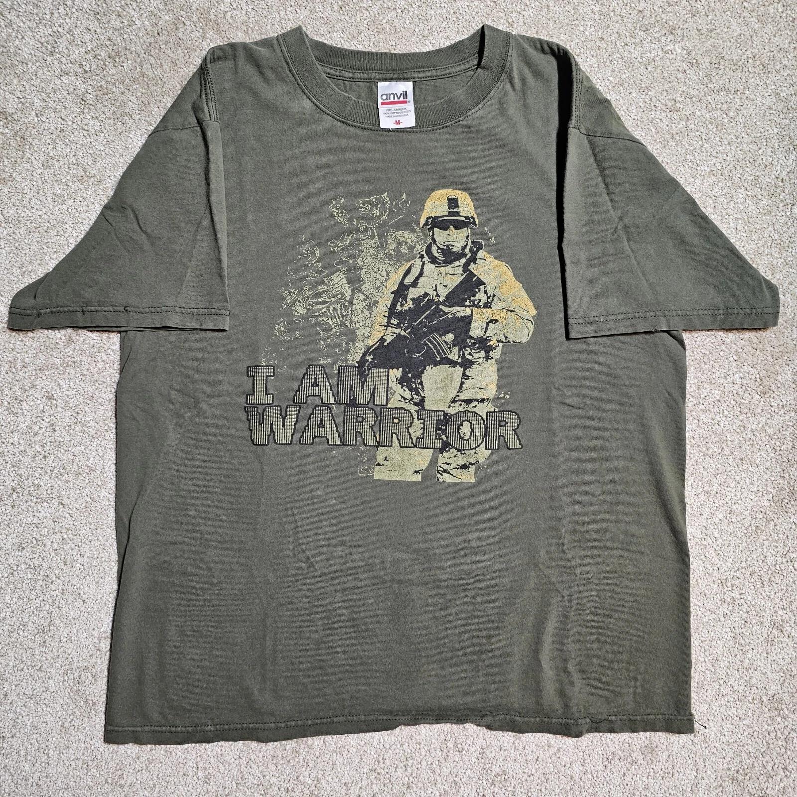 Винтажная армейская футболка 90-х I AM WARRIOR Мужская L Зеленая Anvil Ироничная Y2k Гранж Панк 4XL