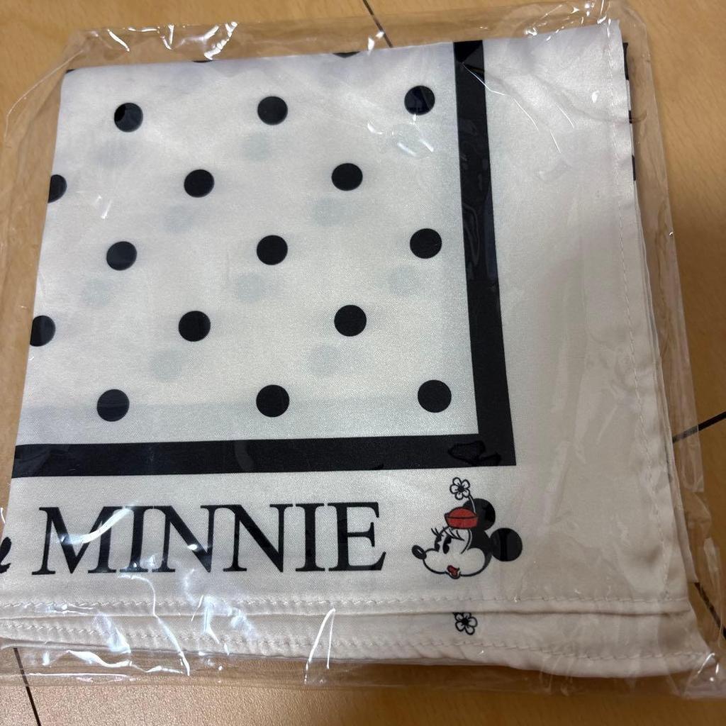 Used Minnie Mouse Dot Couture Scarf