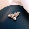 Camellia Brooch Fashion Luxury Rhinestone Imitation Pearl Pin For Women Fashion Clothes Corsage Jewelry Accessories Wholesale