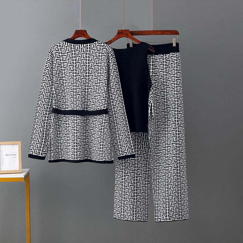 Γυναικείο Ευρωπαϊκό & Αμερικάνικο Μοδάτο Ζακάρ Σετ: Παλτό Σάλι, Πλεκτά με Λαιμόκοψη V, Παντελόνι με Φαρδύ Πόδι