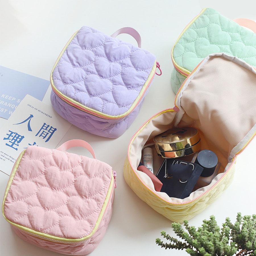 Korean Version Cute Love Makeup Bag Large Capacity Portable Travel Handbag Wash Bag