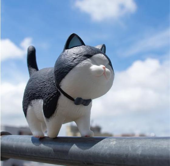 MAYJAI Mini Cat Figurines with Rotating Nordic 9 Kitten Bedroom Toy Holiday Dark Colors Cute Cat Figurines with Movable Decorative Garden Popular Cat