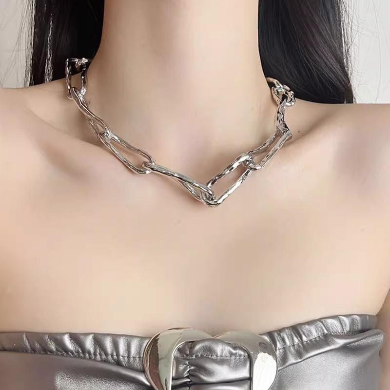 Novo colar de octagrama com vento frio e diamante rosa para mulheres, moda, alta sensibilidade, corrente para clavícula, estilo nicho de luxo leve, corrente para pescoço