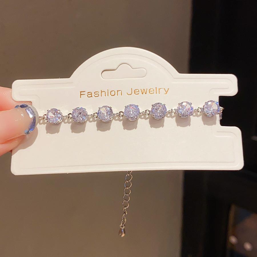 Elegant Heartshaped Zircon Silver Bracelet For Women With Luxury Style And Versatile Gift Use White