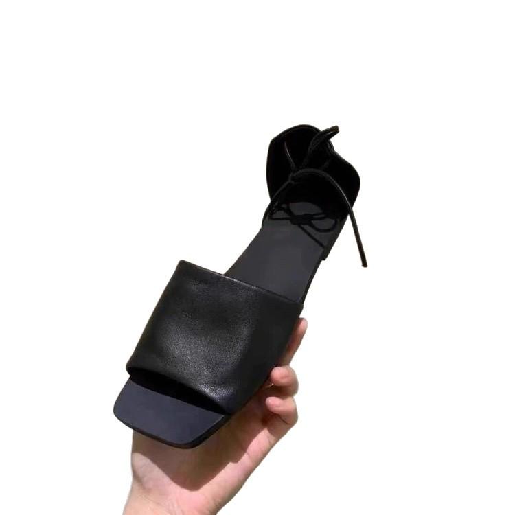 Korean niche flat-bottomed one-word sandals for women are beautiful and not tiring. New summer strap square head sandals