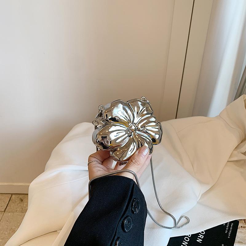 Personalisierte Nischendesign Mini-Blumentasche Damen Süßer cooler Stil Hot Girl Tasche Kettentasche Umhängetasche Lippenstifttasche Clip-Mundtasche