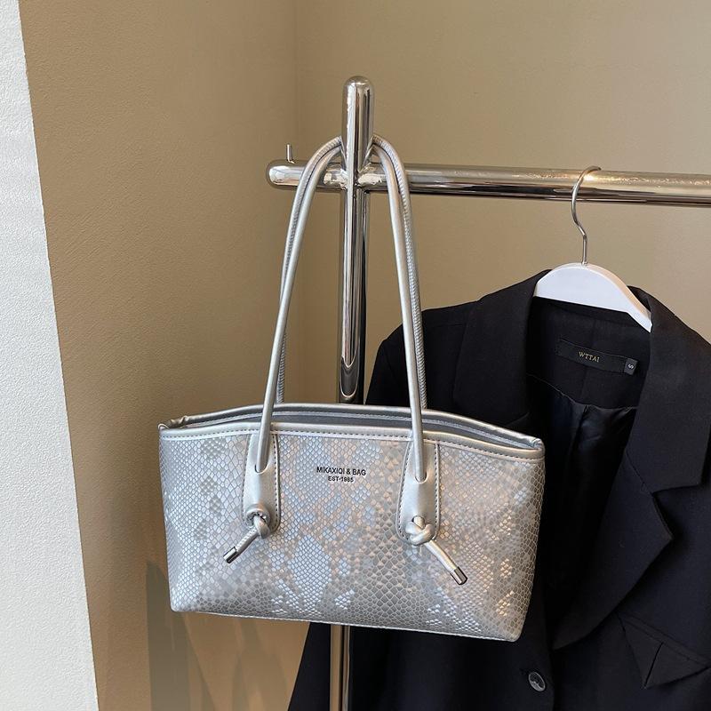 Premium foreign gas bag women's large capacity 2025 new niche summer snakeskin pattern shoulder underarm bag tote bag