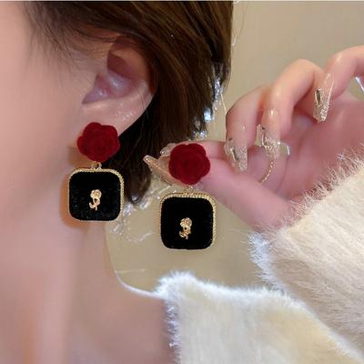 2023 New French Vintage Wine Red Velvet Rose Flower Earrings for Women Autumn Winter Elegant Earrings