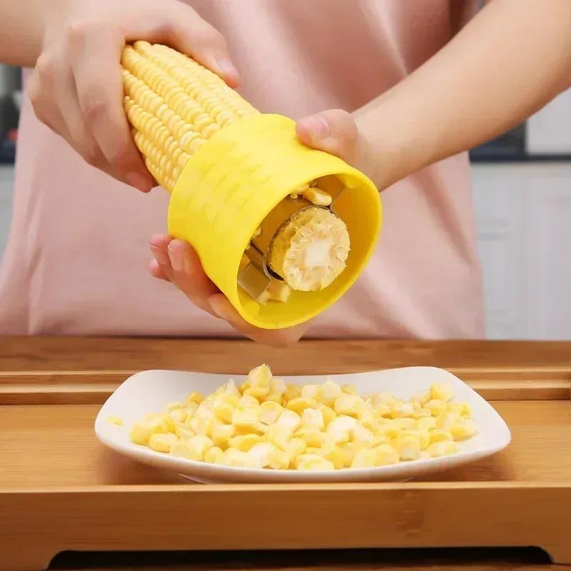 Stainless Steel Corn Thresher Manual Rotary Plastic Corn Plow Creative Home Corn Husking Separator Kitchen Gadgets