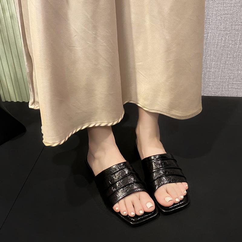 Fashion Simple Light and comfortableFlat Slippers for Women for Summer Outdoor 2025 New Retro Comfortable All-match Leather Sandals