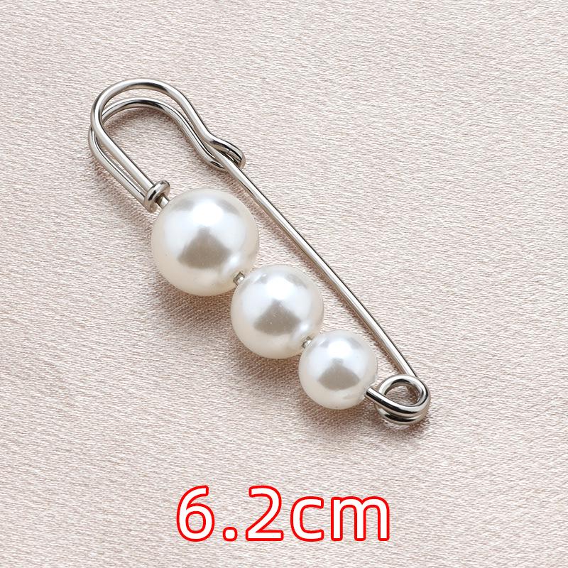 Waist-Cinching Pin: Transform Pants with This Anti-Exposure Brooch Accessory