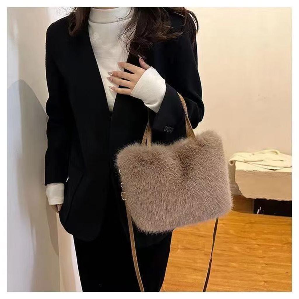 Autumn and Winter Bags, Fashionable Plush Bags, Women's Hand-held Buckets, Single Shoulder Crossbody Bags, Plush Bags