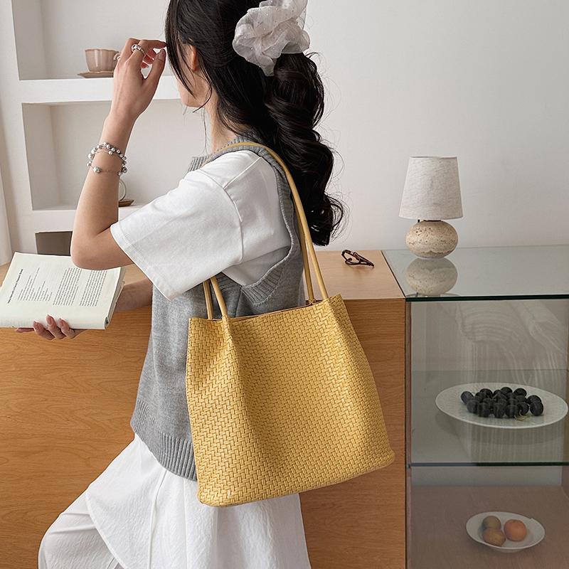 Borsa Tote Grande Intrecciata con Tracolla Lunga e Design Spazioso Perfetta per la Spesa Quotidiana e le Uscite