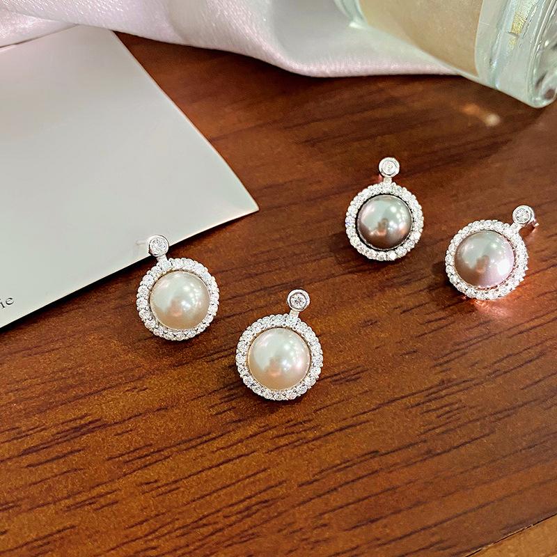 Exquisite Ohrringe mit Diamanten und runden Perlen für Damen, mit luxuriösen High-End-Ohrringen im französischen Stil