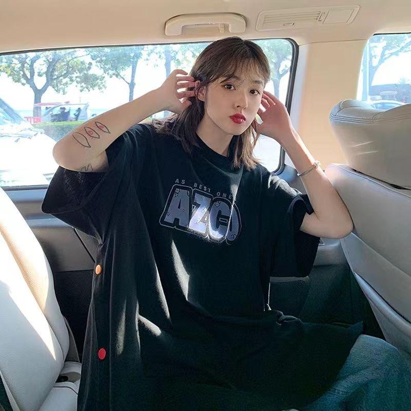 Женская футболка с буквенным принтом — фото 3