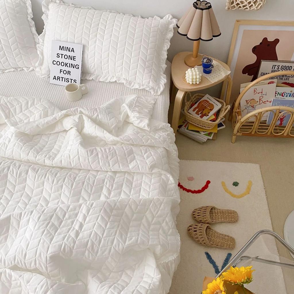 New Simple Fashion Quilted Ruffled Summer Quilt