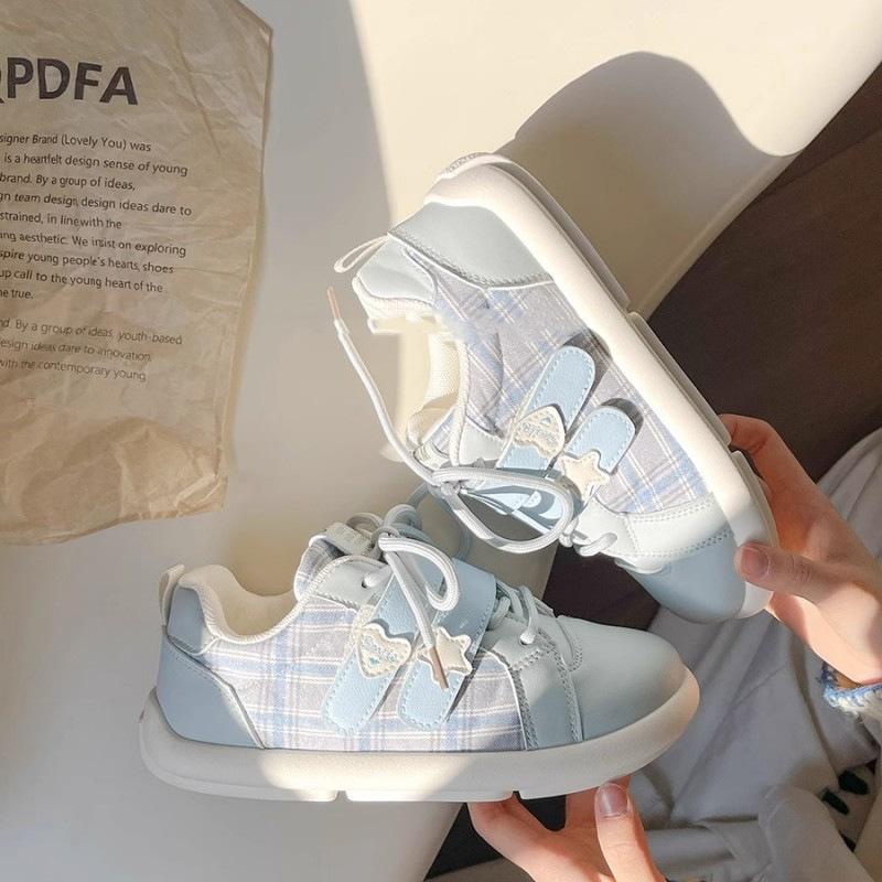 Korean high-value Velcro board shoes women's 2025 new spring versatile shoes platform-soled retro German training white shoes