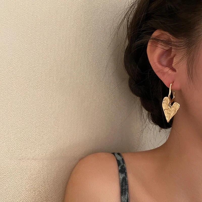 Trending Baroque Heart Tassel Drop Earrings New Design Fashion Asymmetric Imitation Pearl DangleEarring for Woman Party Jewelry