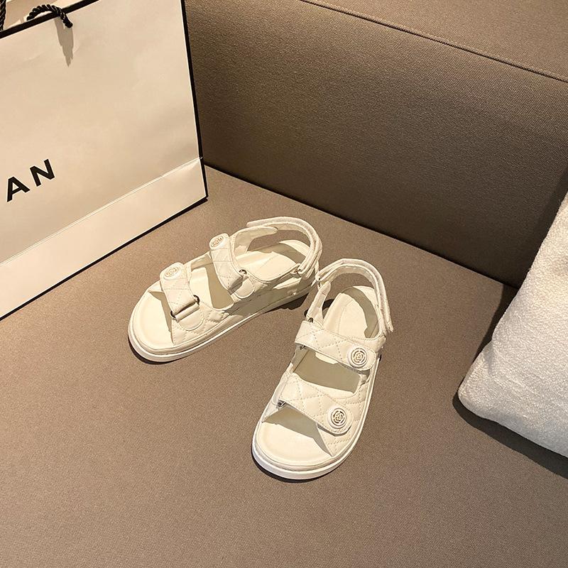 

Летние новые женские кожаные сандалии в стиле Шанель на липучке, модные римские платформы на плоской подошве, тренд Ins 35 белый