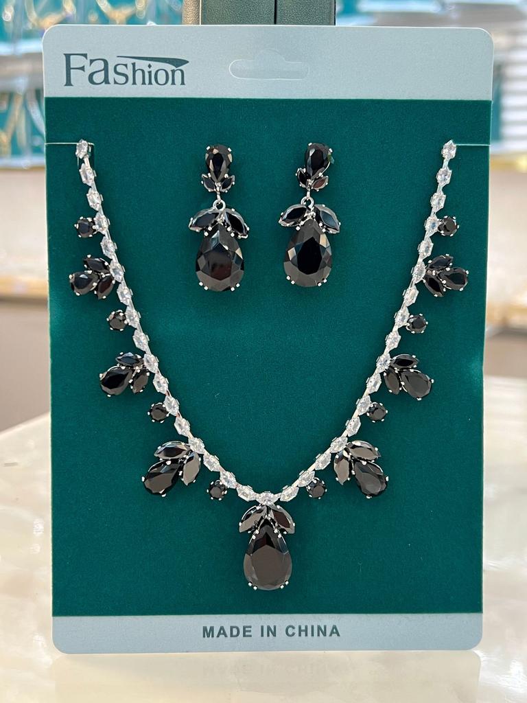 Modeschmuck Halskette Ohrringe Set Braut Zirkon Set Kette Hochzeitskleid Toastkleid Dinner Accessoires Geschenk Frauen