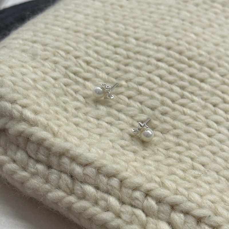 Kolczyki z kokardką Damskie lekkie luksusowe Ins Cold Wind Imitacja pereł Kolczyki Jesień i Zima