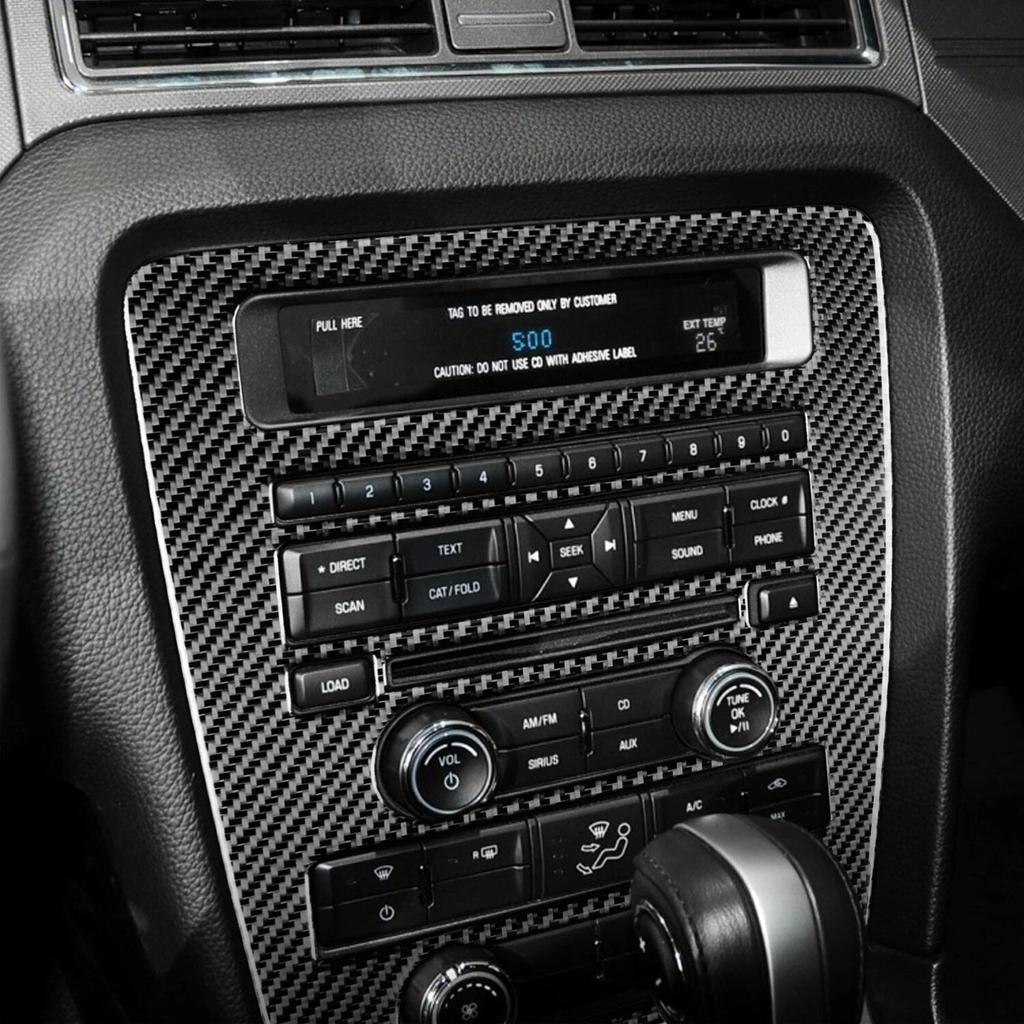 För Ford Mustang Tillbehör 2009-2014 Kolfiber Interiör Klistermärke Dekal Mittkonsol CD Dekorationspanel Trimskydd