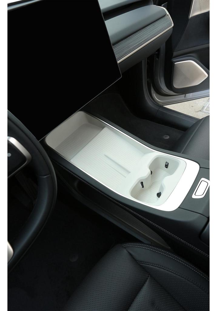 Nio LeDao L60 Car Interior Accessories: Wireless Charging Silicone Pad for Center Console