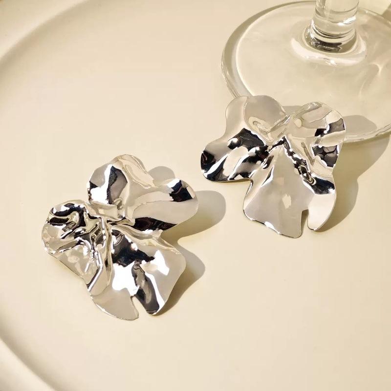 Retro Exaggerated Metal Irregular Earrings For Women