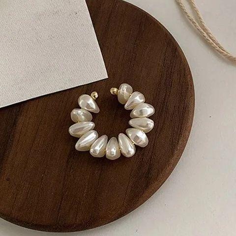 

French Pearl Ear Bone Clip Women Fake Piercing Ear Cuff Retro Elegant Irregular Imitation Pearl Ear Clips Earrings Jewelry Gift